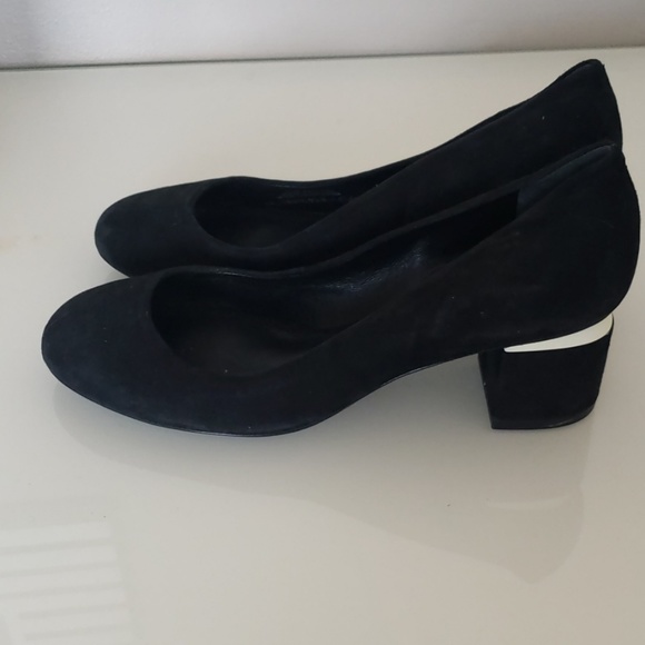 Shoes - Picture 2 of 4